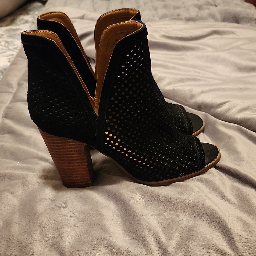 LUCKY Brand. Black Peep-Toe Block Heel Ankle Boots